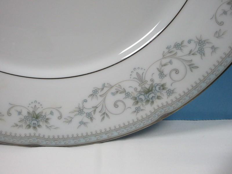 24pcs Noritake China Colburn Pattern Blue Border & Roses Platinum Trim & Verge 6pc Setting