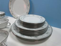 24pcs Noritake China Colburn Pattern Blue Border & Roses Platinum Trim & Verge 6pc Setting