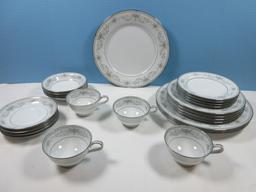 24pcs Noritake China Colburn Pattern Blue Border & Roses Platinum Trim & Verge 6pc Setting