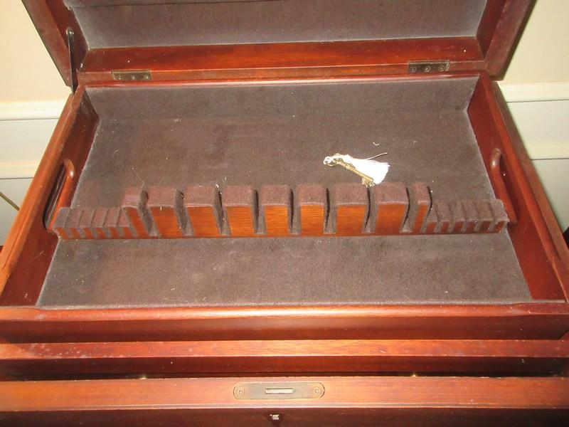 Henkel-Harris Co. Mahogany Fine Reproduction Federal Style Felt Lined Silver Chest Features