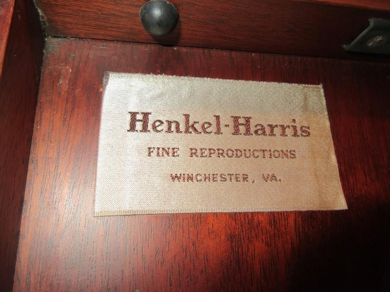 Henkel-Harris Co. Mahogany Fine Reproduction Federal Style Felt Lined Silver Chest Features