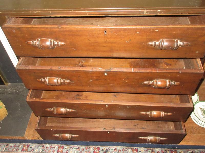 Antique Bachelor's Chest 4 Drawer Pin & Cove Dovetail Drawers Wooden Pulls Secondary Drawer