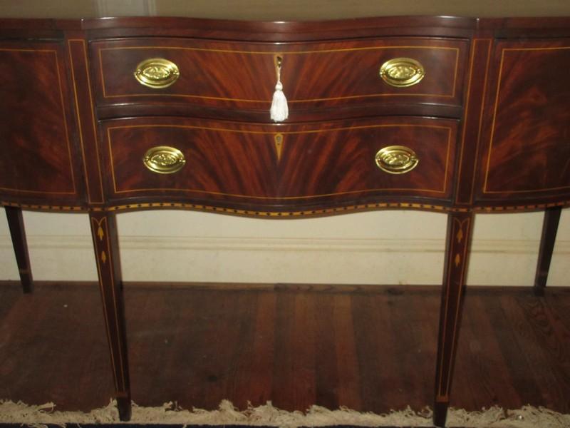 Stunning Henkel-Harris Co. Virginia Galleries Flame Grain Mahogany Serpentine Sideboard Server