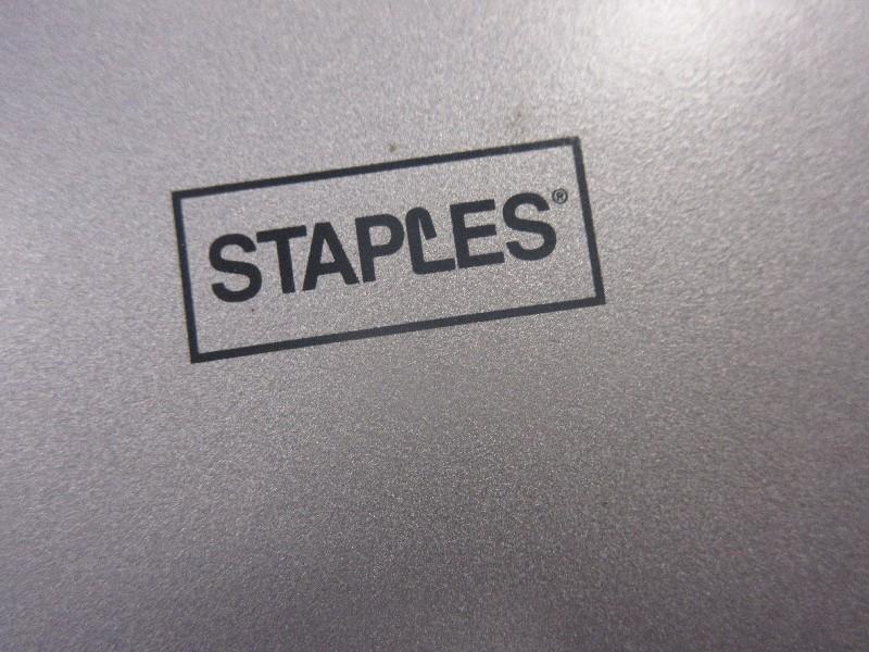 Staples 10 Sheets Capacity Shredder w/ Waste Bin on Casters