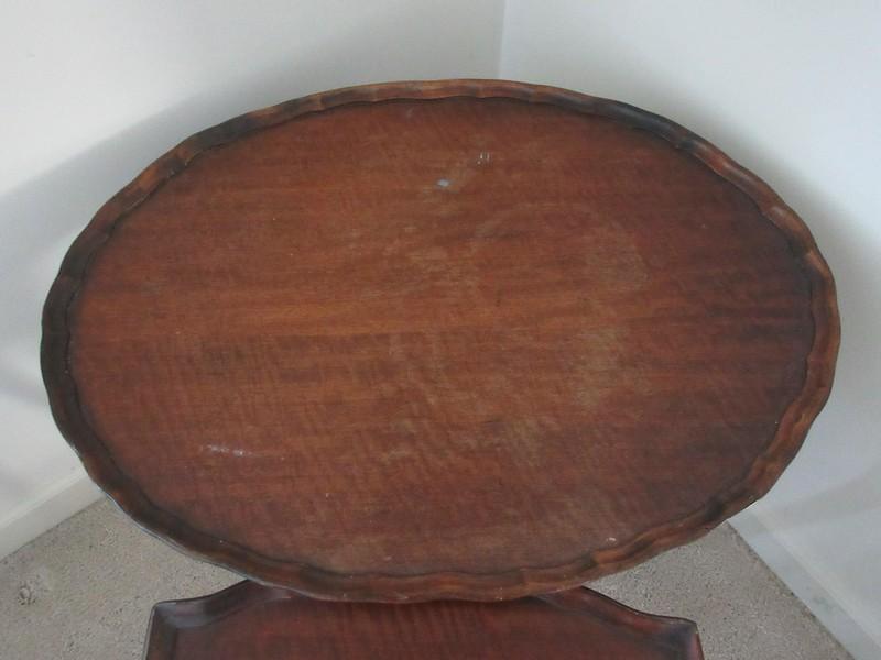 Impressive Set of 3 Mahogany Queen Anne Style Pie Crust Nesting Tables w/ Carved Knee