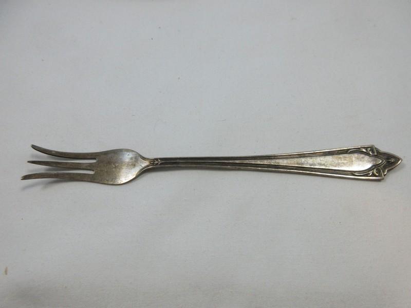Lot Manchester Sterling Silver Doric Pattern #1932 Lemon 3 Tine Fork 5 1/4" Wgt. 11.18 G +/-