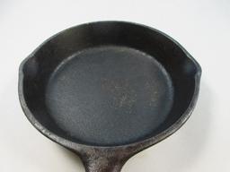 Cast Iron Handle Skillet Pan w/ Double Pour Spouts Base Marked 3 Along w/ 4 D