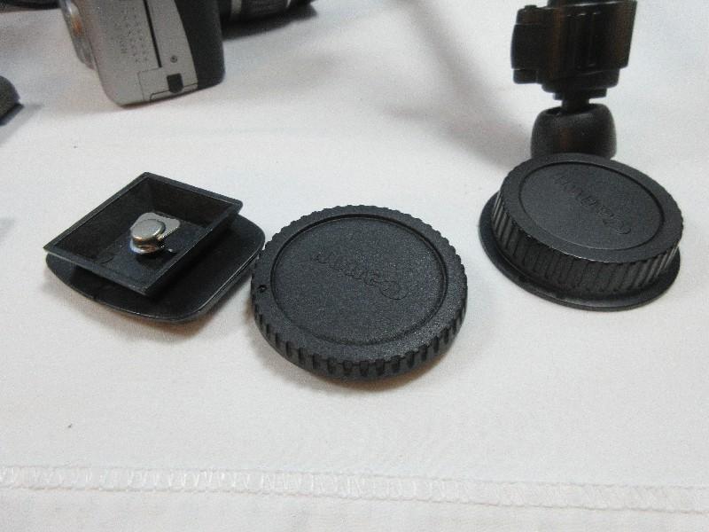 Canon EOS Digital Rebel XT w/Built-In Flash,2 Zoom Lens,Filter,Battery,Charger,Tripod & Bag