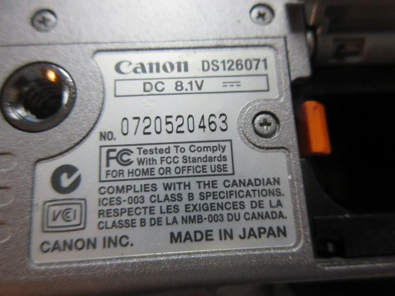 Canon EOS Digital Rebel XT w/Built-In Flash,2 Zoom Lens,Filter,Battery,Charger,Tripod & Bag