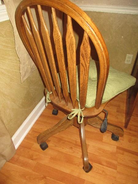 Classic Oak Paddle Back Windsor Style Desk Chair on Casters
