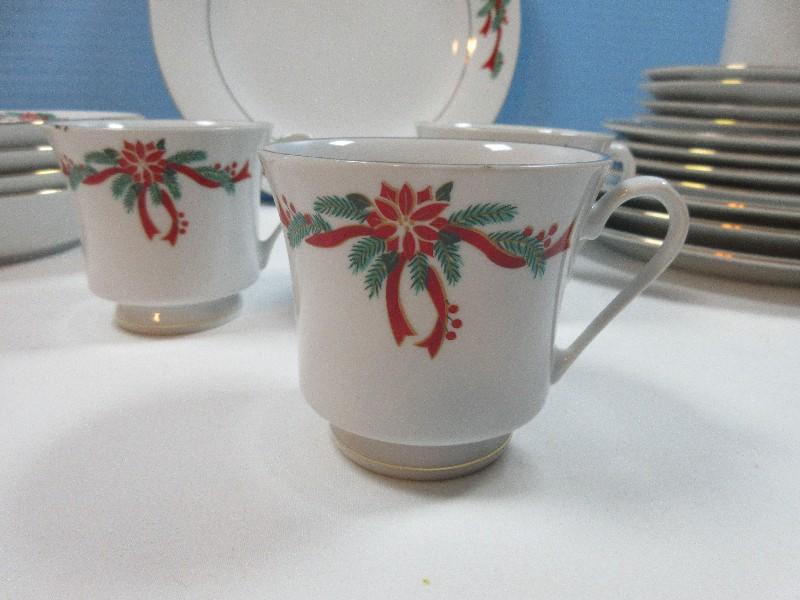 20 pcs. Fairfield Fine China Poinsettia and Ribbon w/ Greenery Pattern Christmas Dinnerware