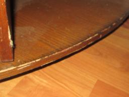 Haverty's Transitional Modern Oak Wood Grain Lift Top Coffee Table Wedge Form w/ Storage