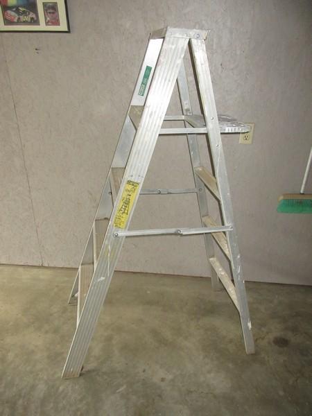 Aluminum 5Ft A-Frame Step Ladder