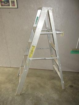 Aluminum 5Ft A-Frame Step Ladder