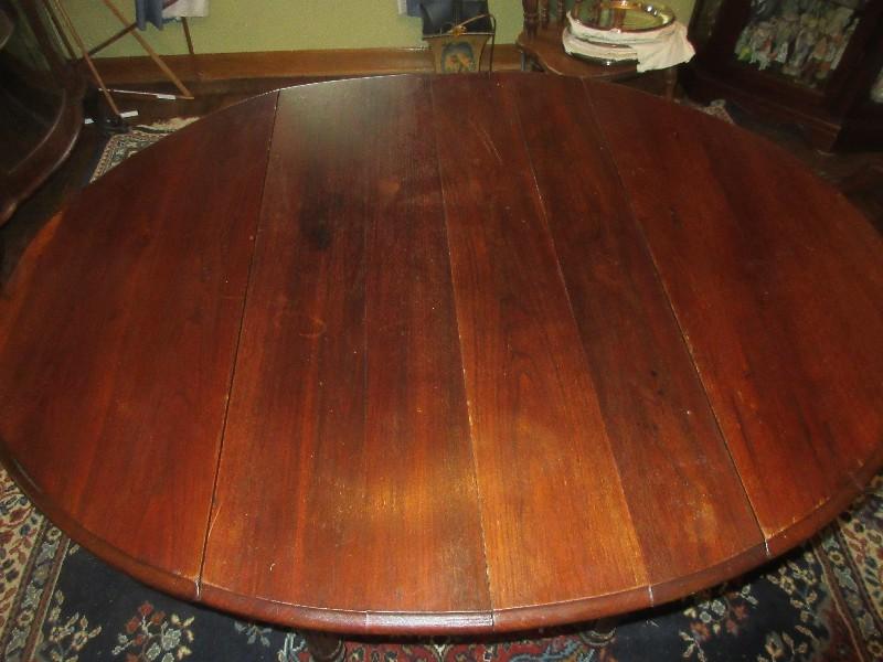 Exceptional Antique Drop Leaf Federal Style Table Turned Reed Baluster Legs on Casters