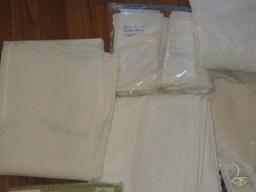 Lot Misc. Linen Table Cloths, Napkins, Traditional Battenburg, Embroidery & Crochet Detailing,