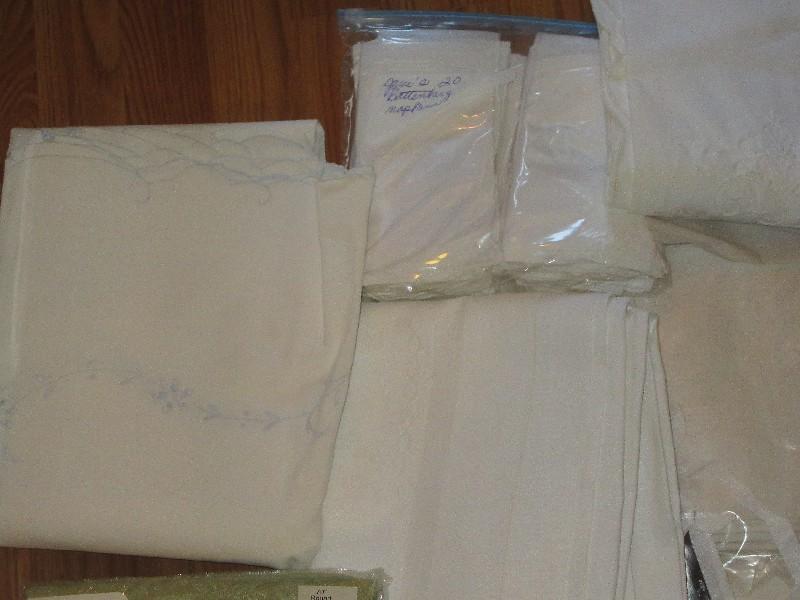 Lot Misc. Linen Table Cloths, Napkins, Traditional Battenburg, Embroidery & Crochet Detailing,