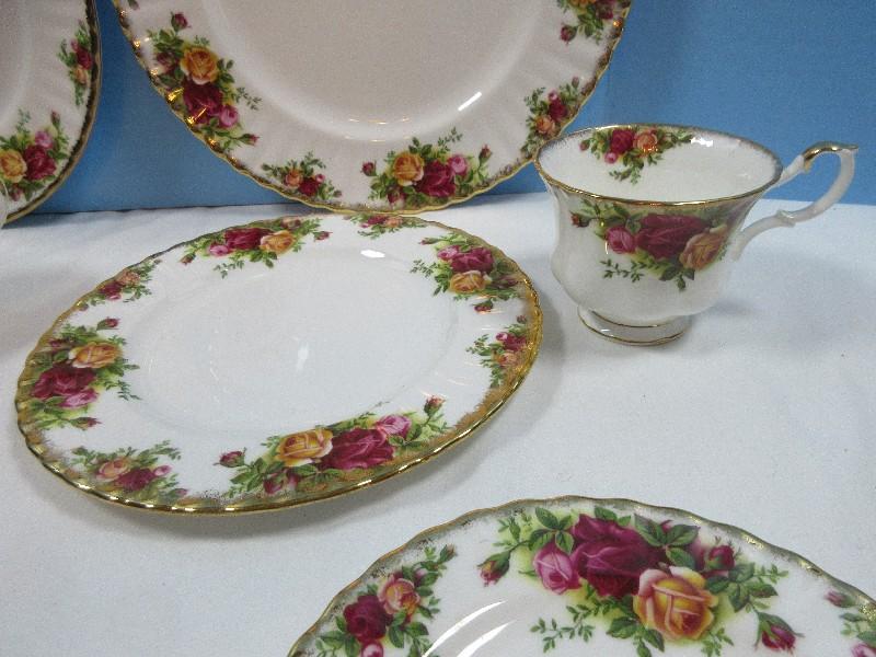 10pc. Royal Albert Bone China Old Country Roses Pattern Montrose Shape Red/Yellow Roses