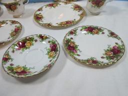 10pc. Royal Albert Bone China Old Country Roses Pattern Montrose Shape Red/Yellow Roses