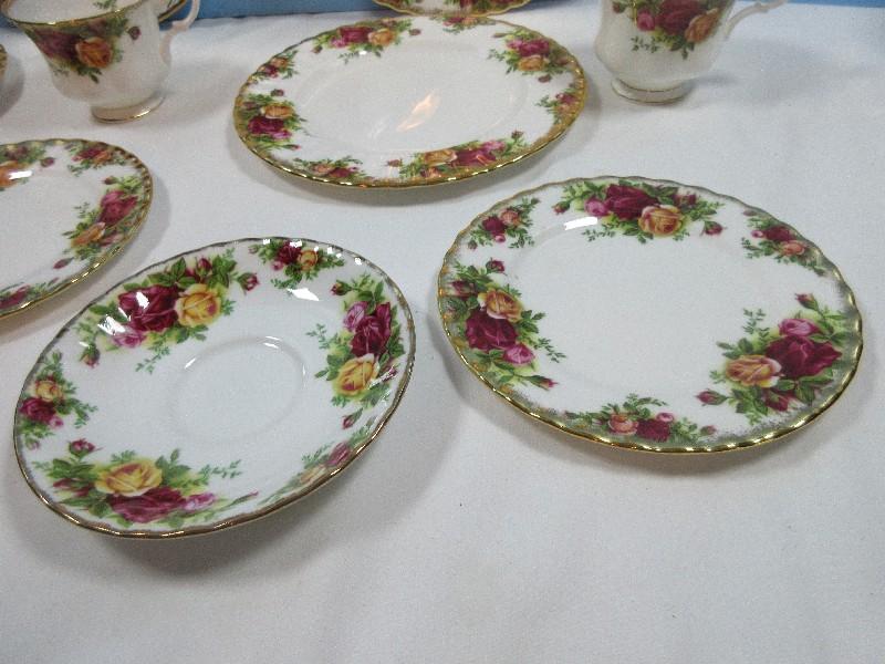 10pc. Royal Albert Bone China Old Country Roses Pattern Montrose Shape Red/Yellow Roses