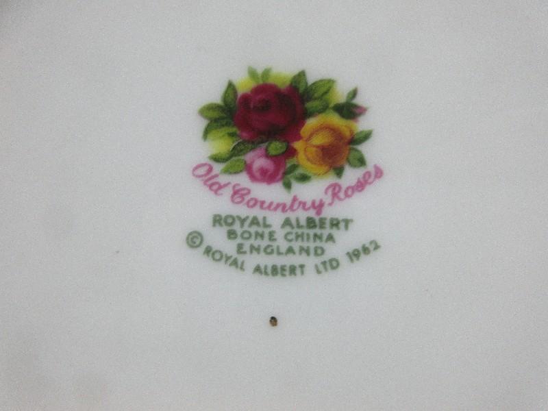 10pc. Royal Albert Bone China Old Country Roses Pattern Montrose Shape Red/Yellow Roses