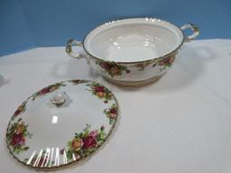Royal Albert Bone China Old Country Roses Pattern Covered Vegetable Round Serving Bowl 8 3/4