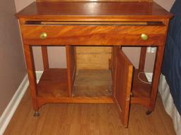 Antique Unique Colonial Revival Style Washstand w/Towel Bar, Pin Cove AKA Knapp Dovetail