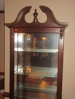 Pulaski Furniture Co. Illuminated Curio Mirrored Back 5 Glass Shelves Classic Design Arched