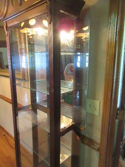 Pulaski Furniture Co. Illuminated Curio Mirrored Back 5 Glass Shelves Classic Design Arched