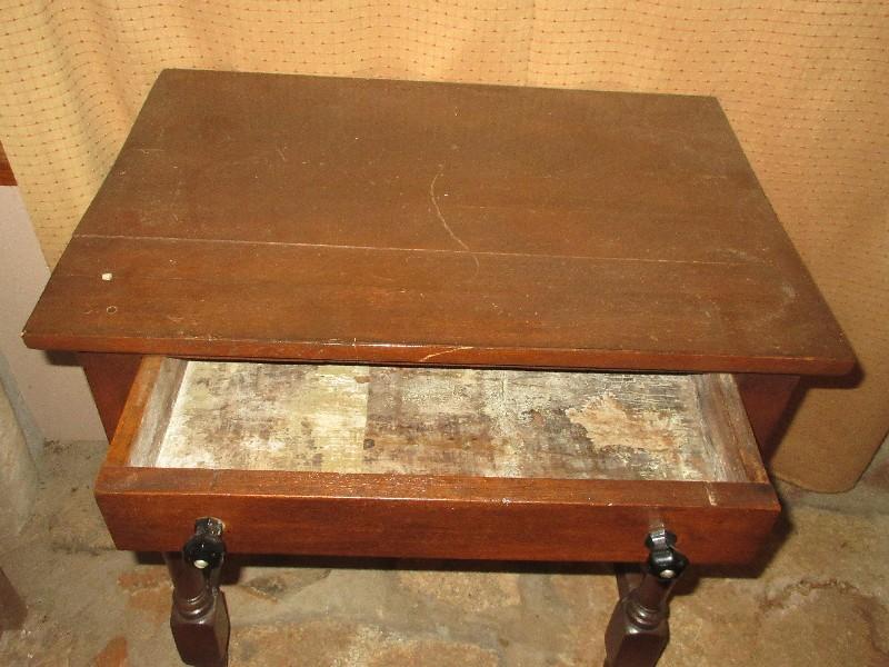 Antique Occasional Side Table w/Dovetail Drawer on Turned Legs Horizontal Stretchers Classic