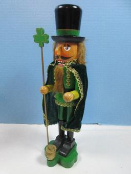 Unique St. Patrick's Day 15" Leprechaun w/pot of Gold on Clover Leaf Base & Shamrock Scepter/