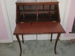 Mahogany Slant-Front Secretary Desk Fitted Interior Pigeon Holes, Bowfront Dovetail Drawer on