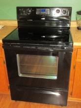 Whirlpool Black Glass Top 5 Burner Stove w/Steam Clean Accubake Oven & Base Drawer-