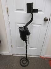 Radio Shack Metal Detector w/ Portable Target ID and Headphones Untested