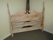 Vintage Dixie Furniture Mahogany Traditional Painted Distressed Craquelure Finish Farmhouse