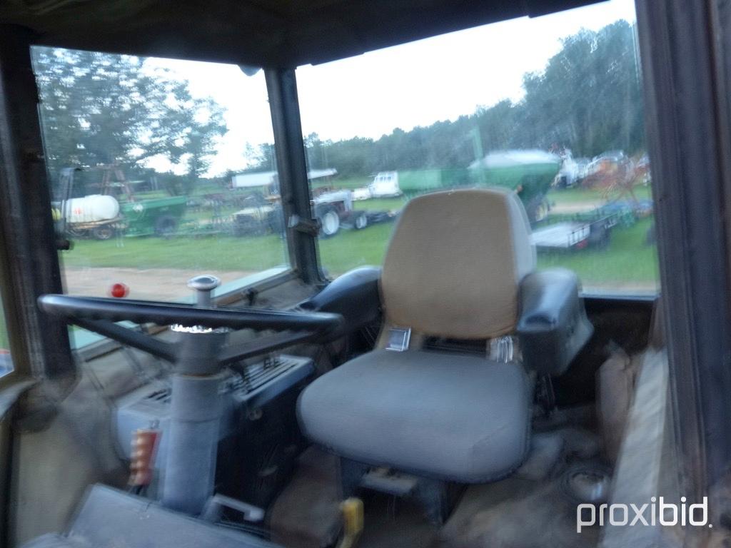John Deere 2940 tractor