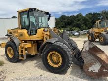 2010 Volvo L60F Loader with / Bucket, 25,932