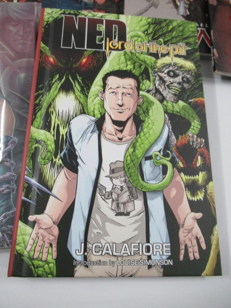 Tapping The Vein + Other Horror TPB Group (7)