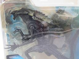 AVP Alien Vs. Predator Action Figure Lot w/Playset