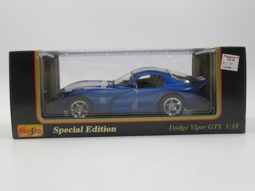 Maisto 1:18 Scale Die-Cast Vehicle Lot