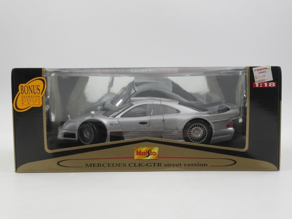 Maisto 1:18 Scale Die-Cast Vehicle Lot