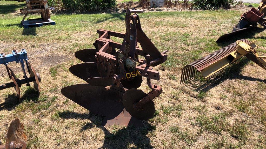 Ford ICI 3 Bottom Plow 3 Point Attachment