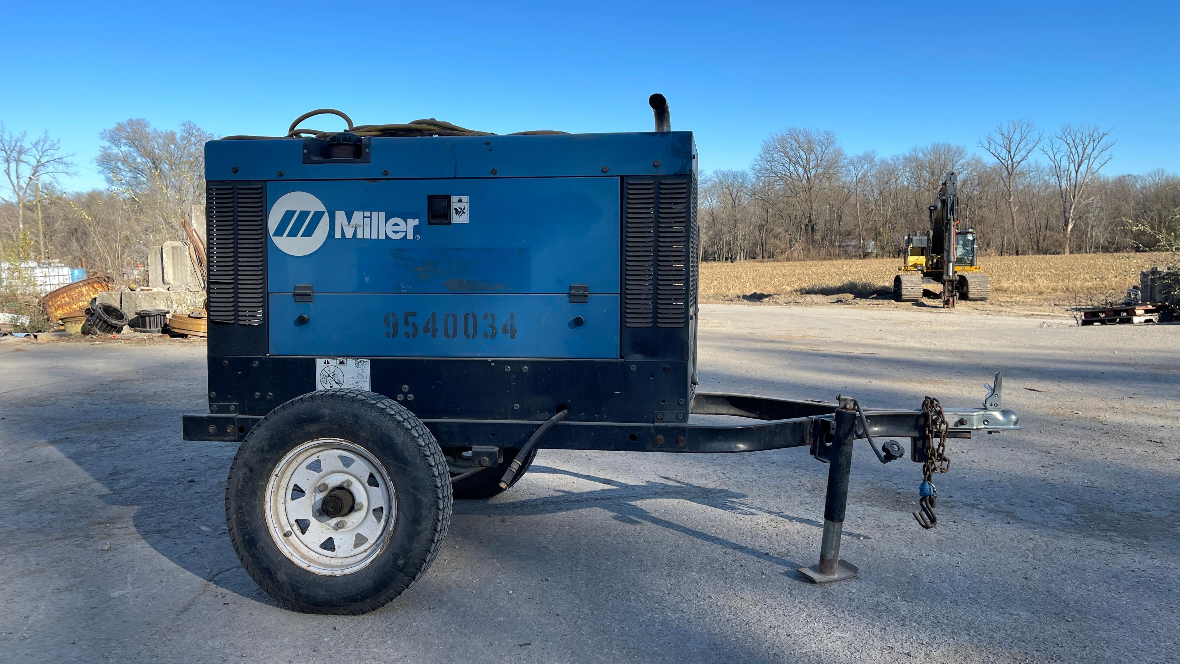 Miller Big Blue 300P CC/CV Welder Generator,