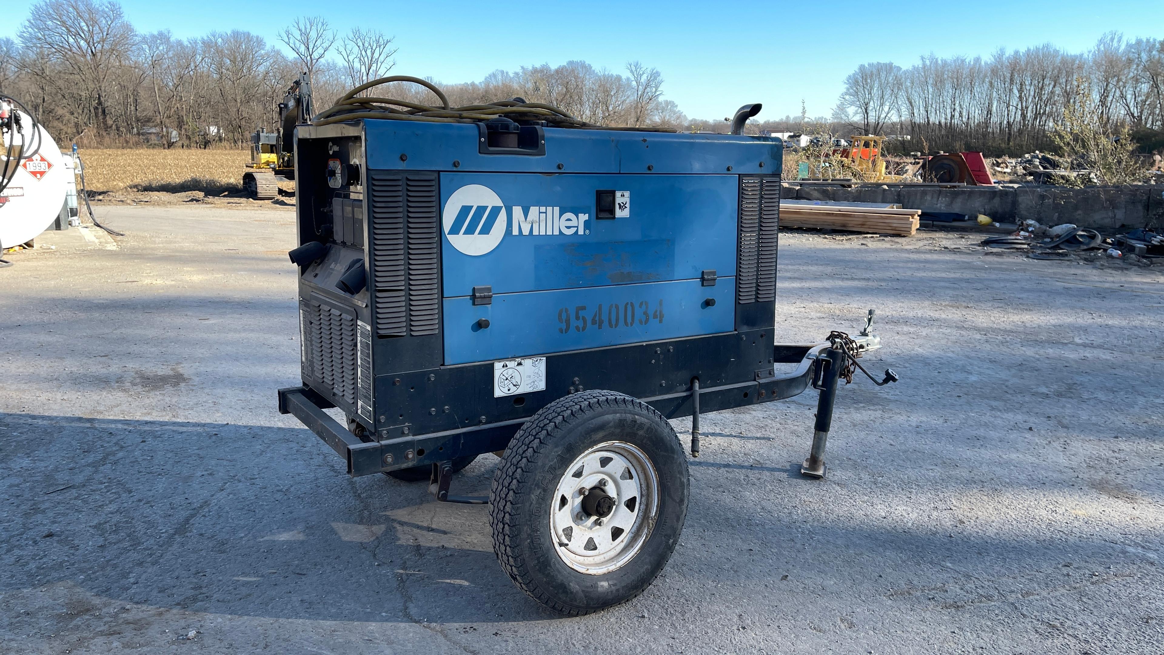 Miller Big Blue 300P CC/CV Welder Generator,