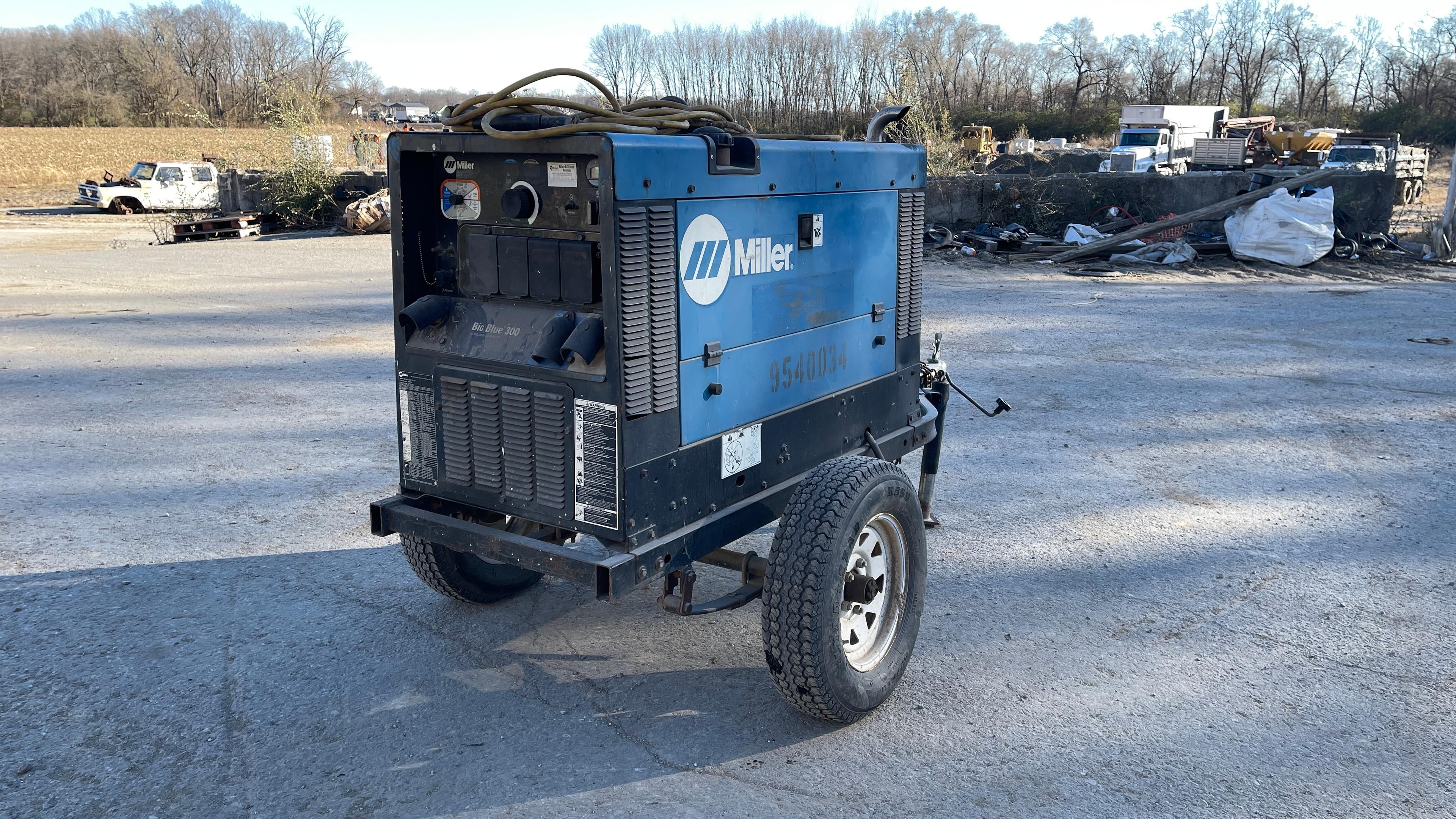 Miller Big Blue 300P CC/CV Welder Generator,