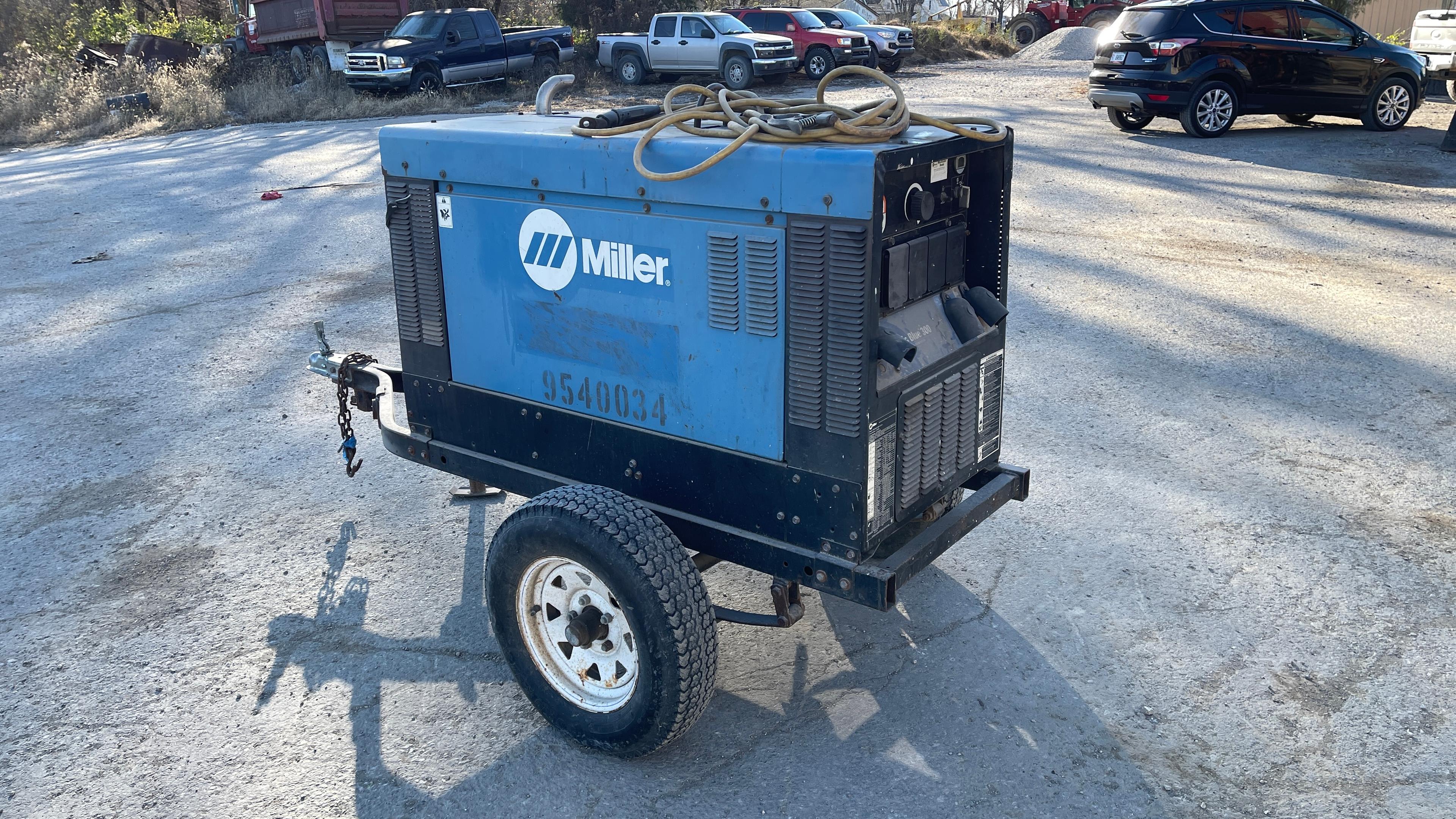 Miller Big Blue 300P CC/CV Welder Generator,