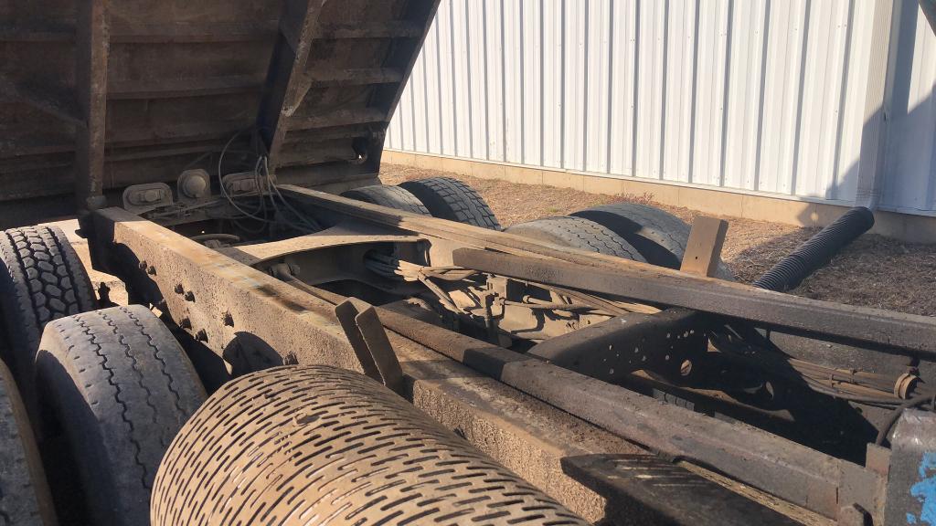1997 Mack RD690S Dump Truck,