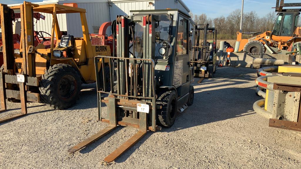 Hyster H40XM Pneumatic Forklift,