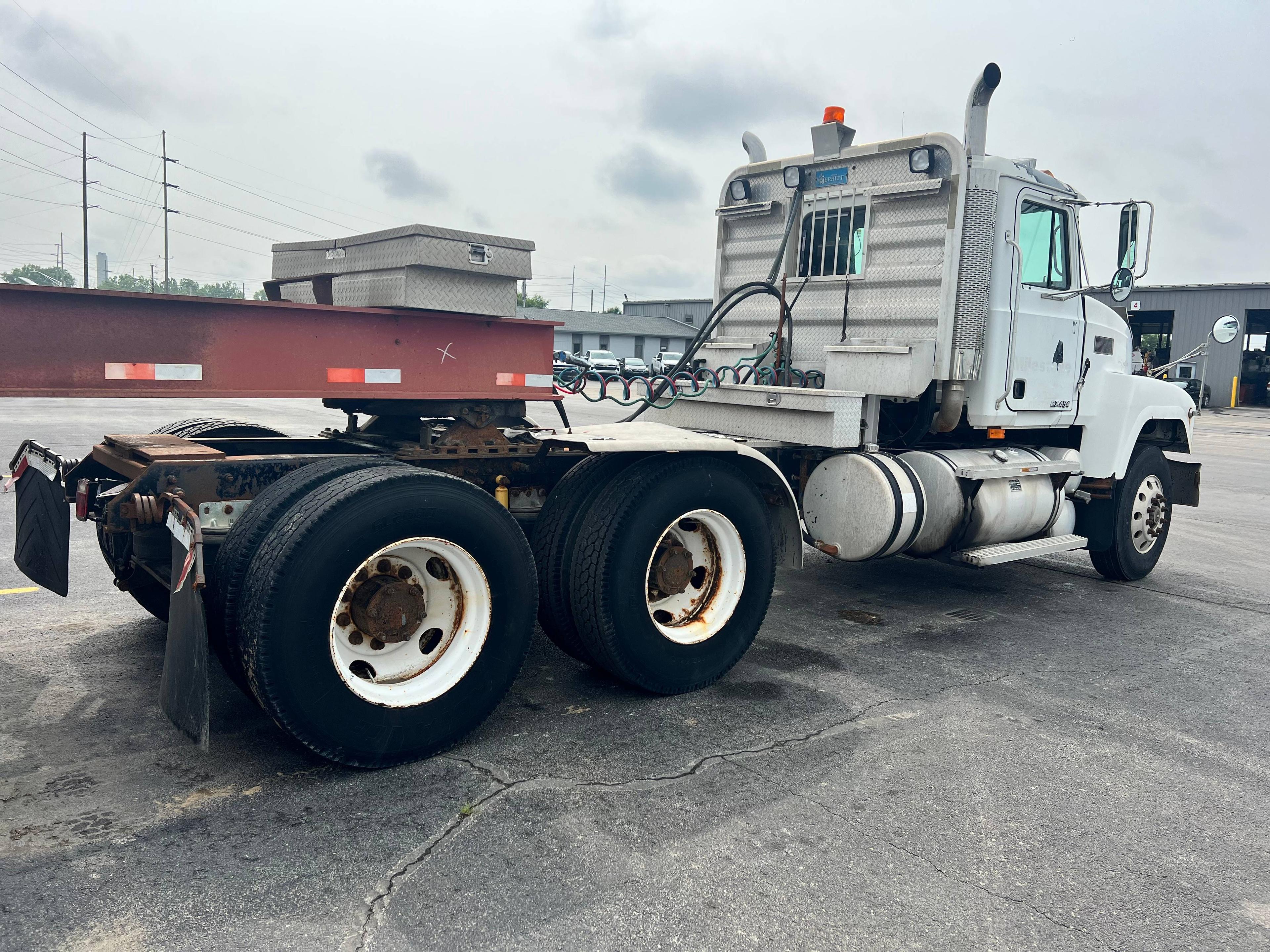 1998 Mack CH613 Day Cab Truck Tractor,