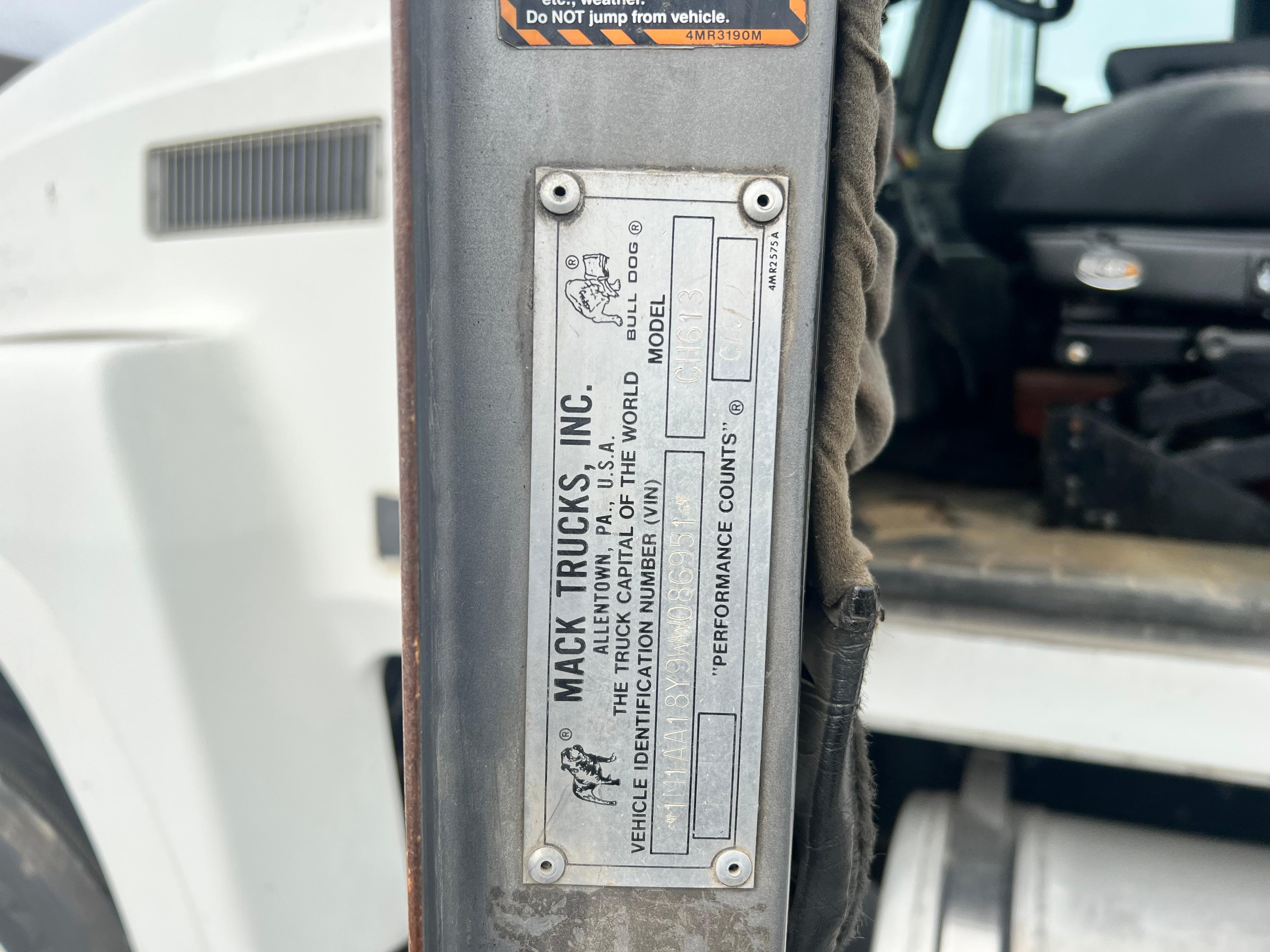 1998 Mack CH613 Day Cab Truck Tractor,